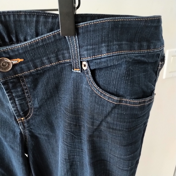 EUC Torrid Dark Wash Flare Jeans 22T - Picture 7 of 10